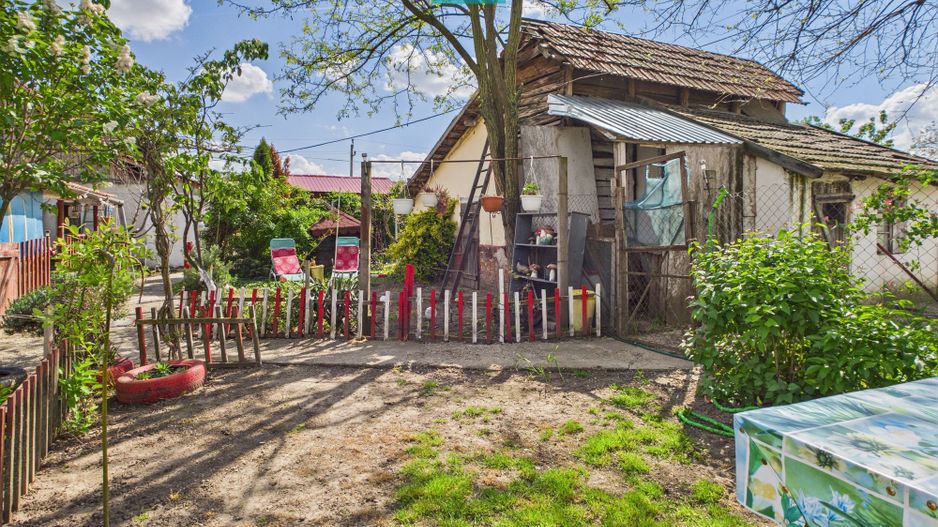 Casă la doar 6km de graniță cu România - Poză 5