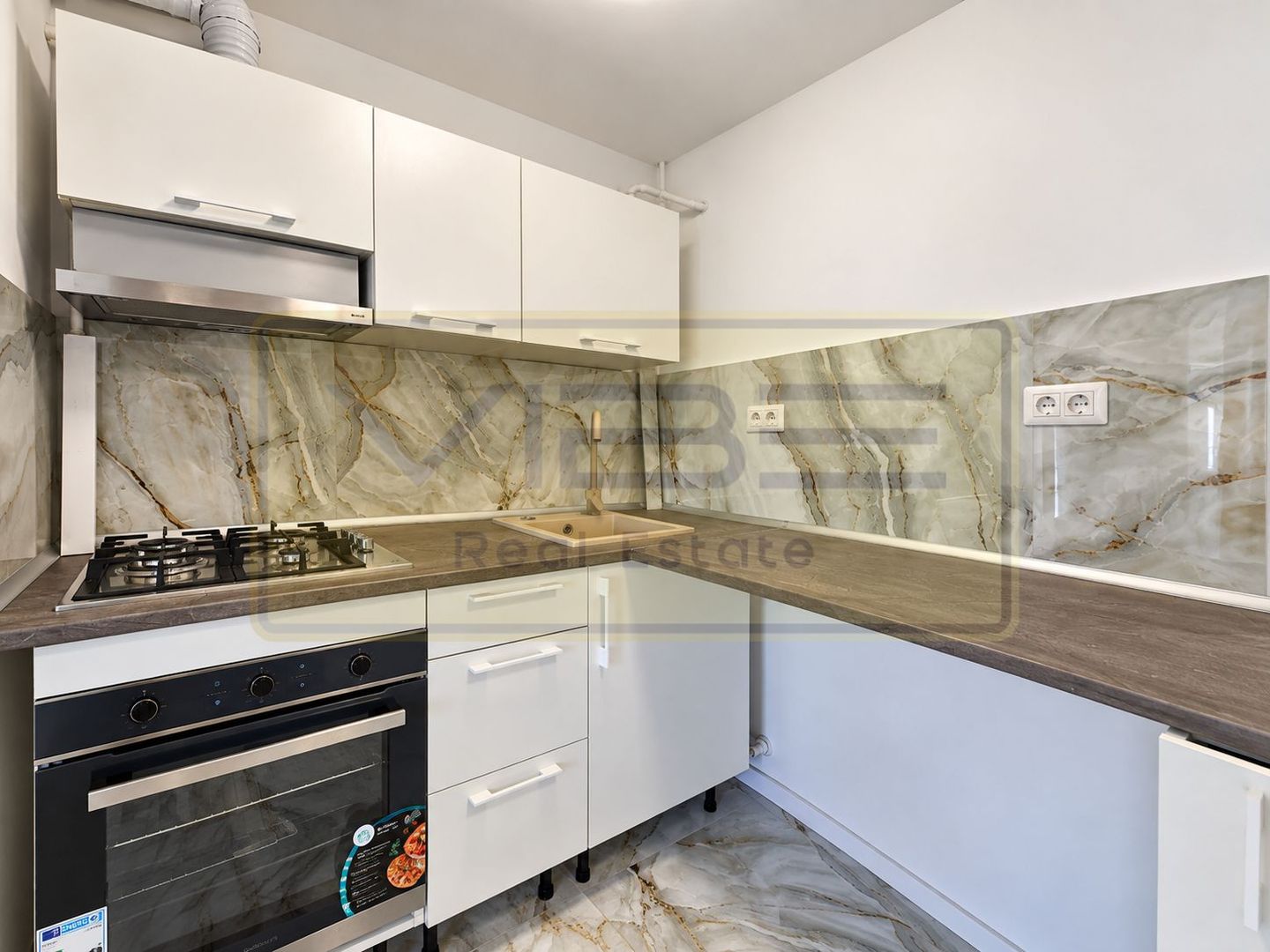 Garsoniera renovata- Poitiers- Mata Rosie - Continental/Aumovio - Poză 2