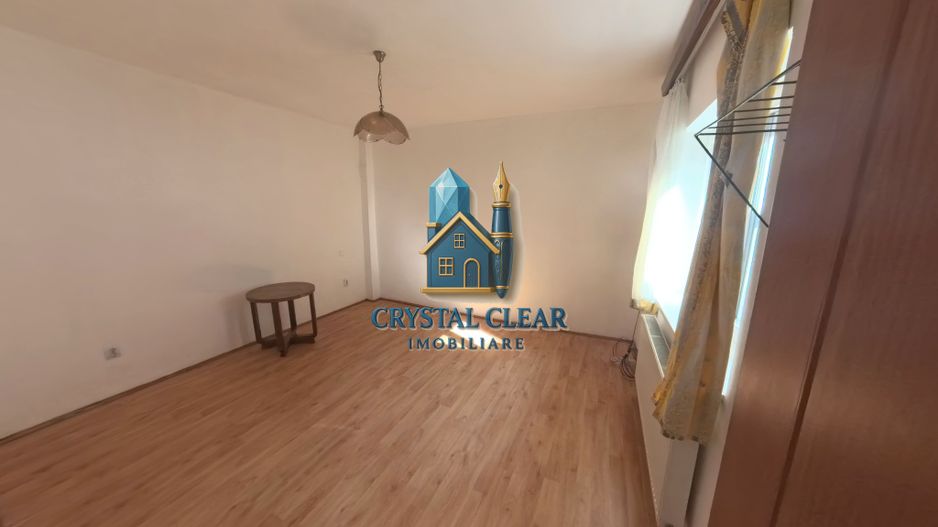 Două case în curte comună, 6 camere + 385 teren - zona semicentrală - Poză 23