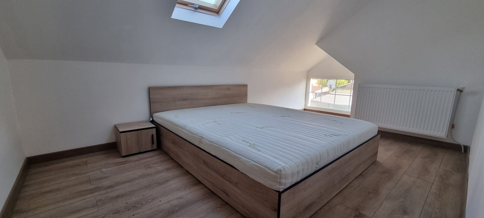 De inchiriat, vila noua - Bariera  Traian - Lacul Brates - Poză 9