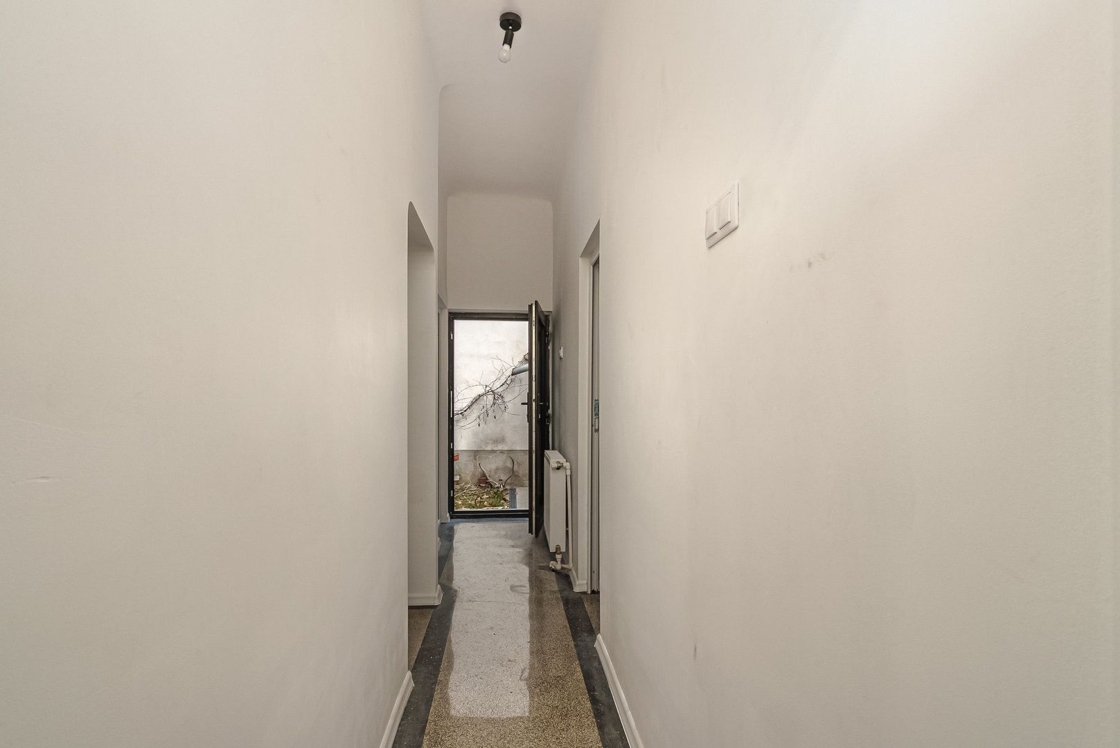 Piata Muncii, casa 87 mp totali, 179 mp curte libera, ideala birouri - Poză 24