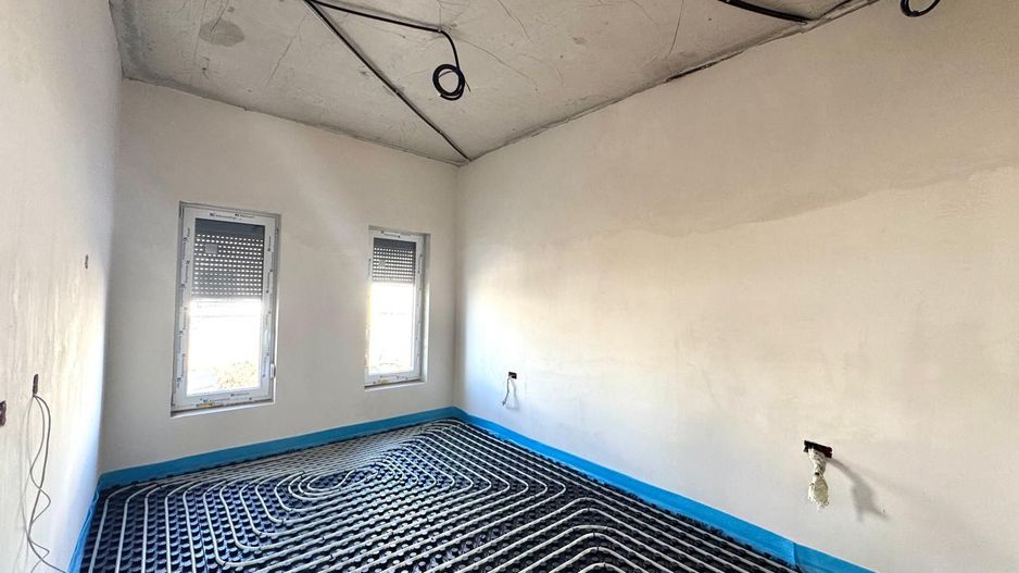 Duplex pe parter - 3 camere - teren generos -  Sacalaz - Poză 4