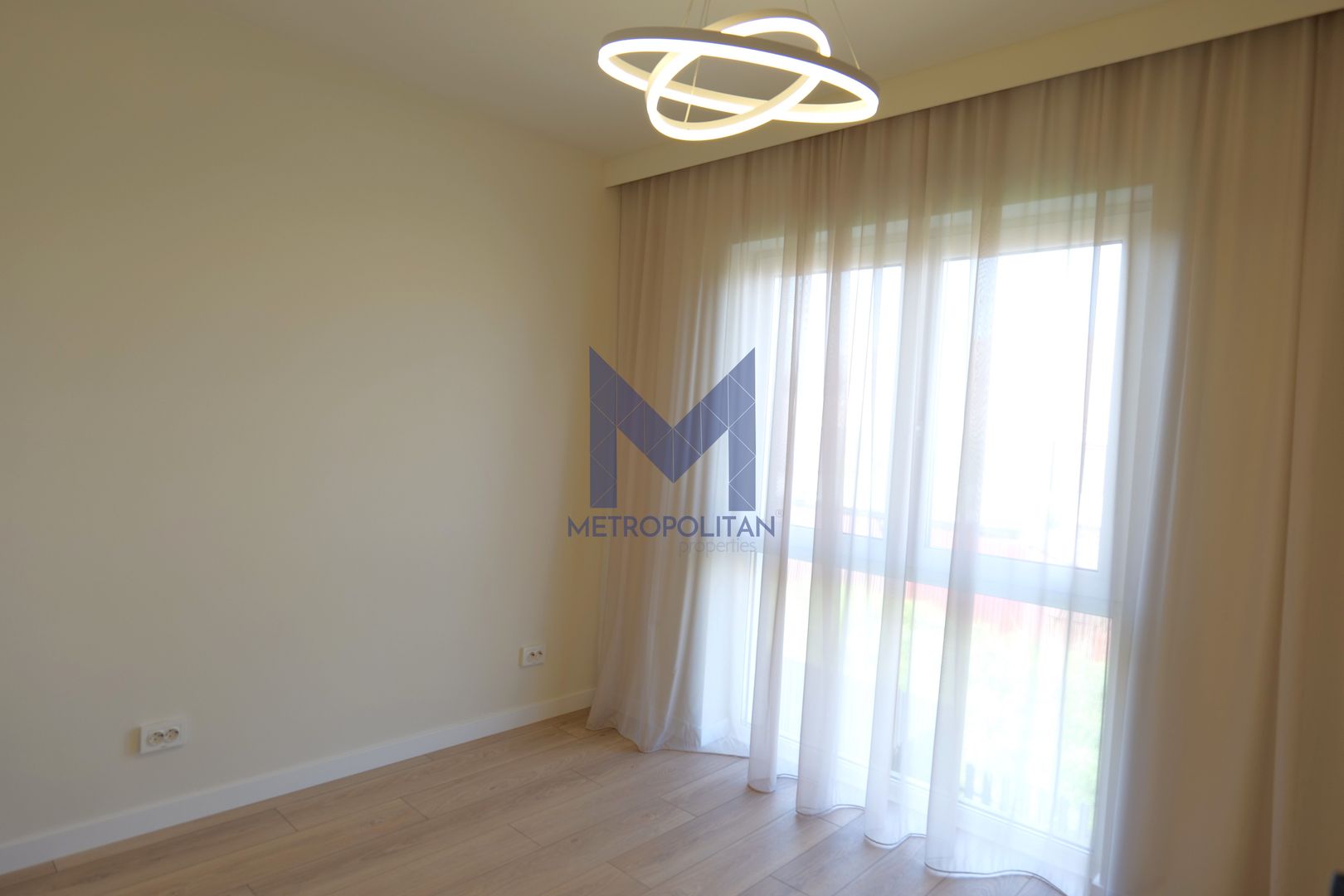 De vânzare casă deosebită 4 camere în localitatea Florești - Poză 11