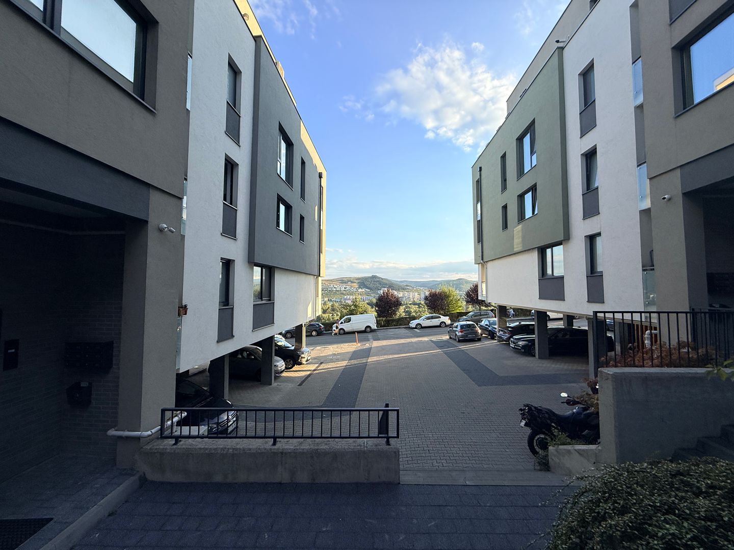Apartament cu 2 camere de vânzare cu gradina proprie si parcare - Poză 10