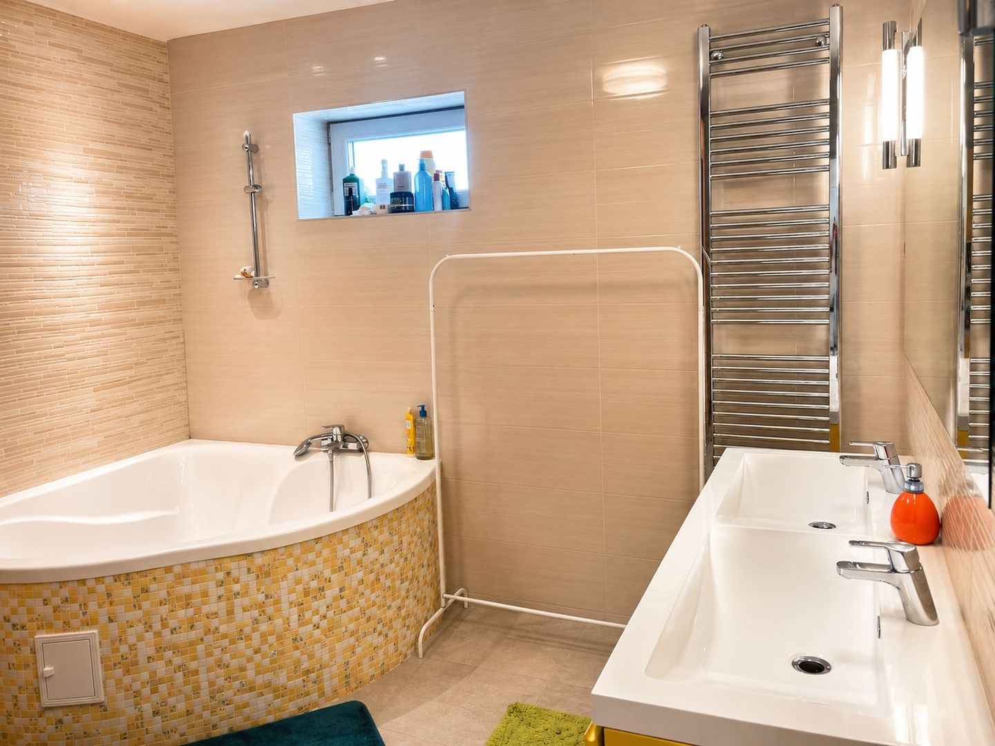 VILĂ DE EXCEPȚIE CU PISCINĂ ȘI GRĂDINĂ DE 1.385 MP | MOGOȘOAIA - Poză 25