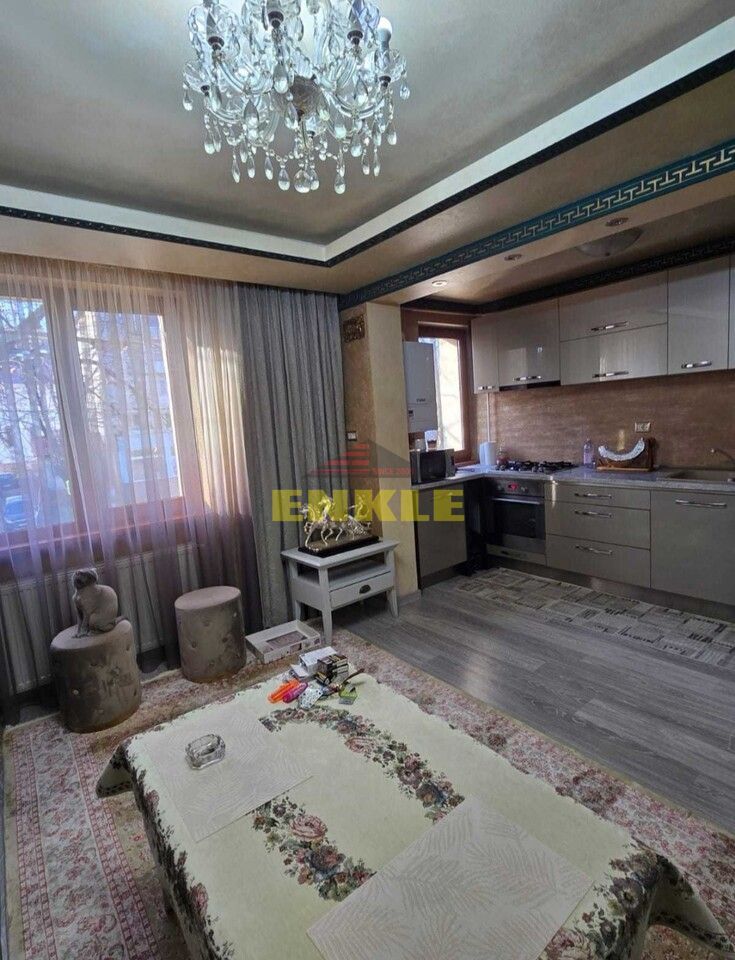 De vânzare apartament cu 3 camere decomandat, zona Împărat Traian - Poză 2