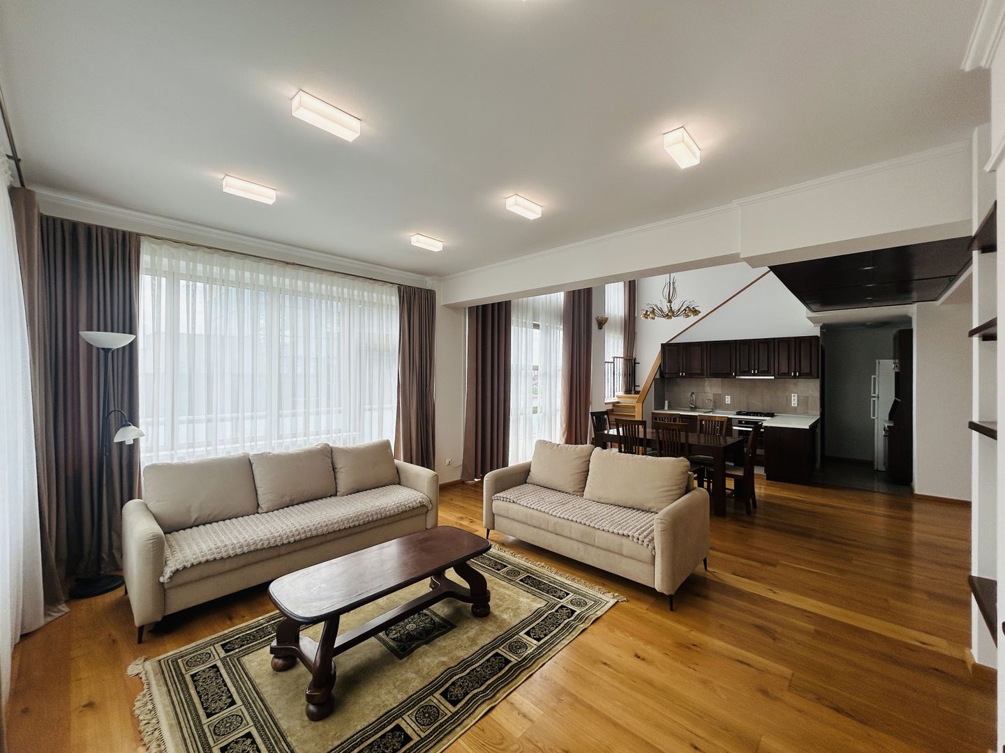 Penthouse de inchiriat, zona buna, terasa mare, mobilat si utilat - Poză 5