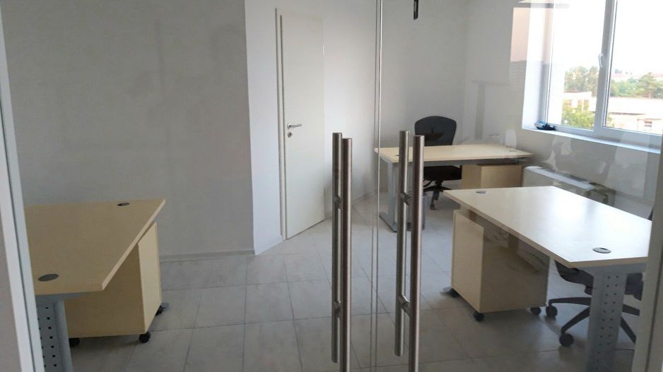 SAD birou cu 4 camere si balcon - Poză 1