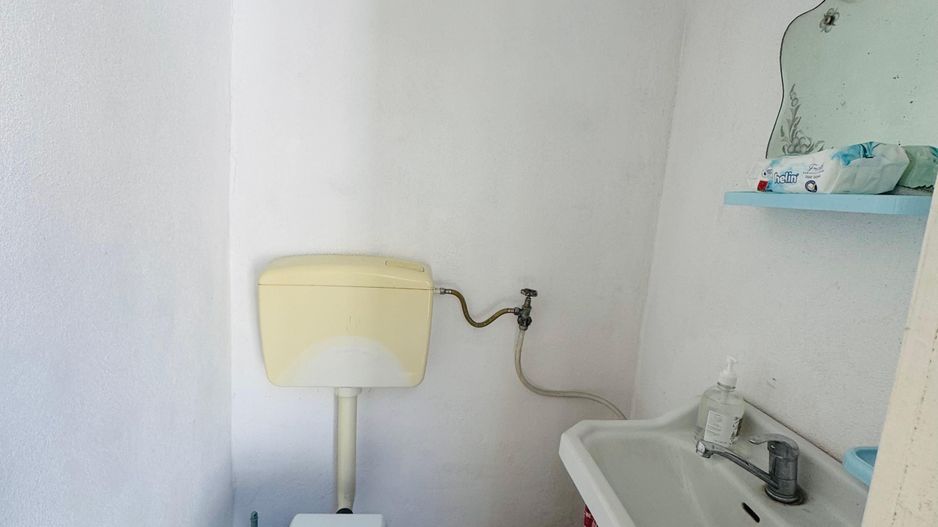Casa singur in curte zona Velenta - Poză 11