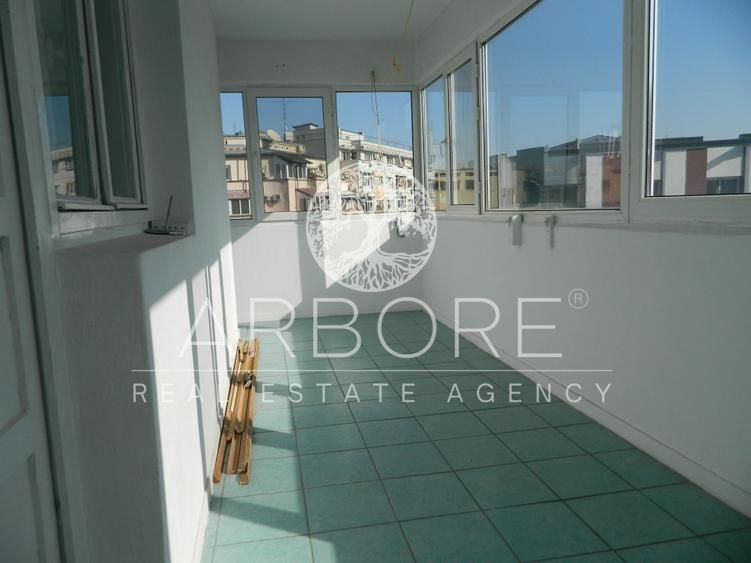 Apartament lux, zona Piata Victoriei, 4 camere , 2 bai, centrala termica  terasa - Poză 13