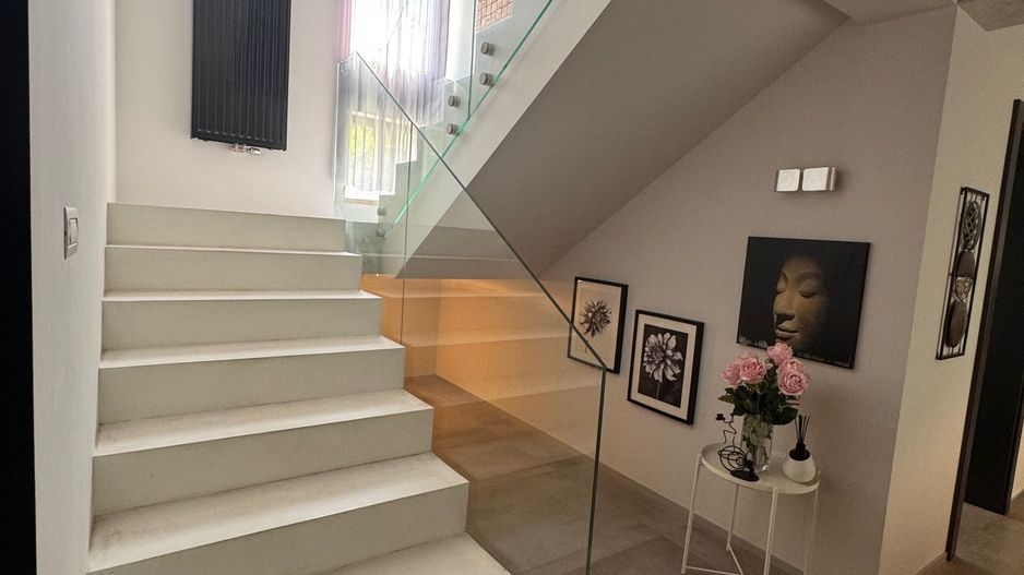 Vila de LUX Tunari, 214m2 utili, 600 curte - Poză 19