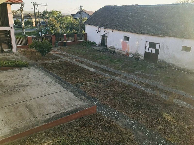 Oportunitate de investitie, o cladire D+P+M rustica in comuna Pischia - Poză 5