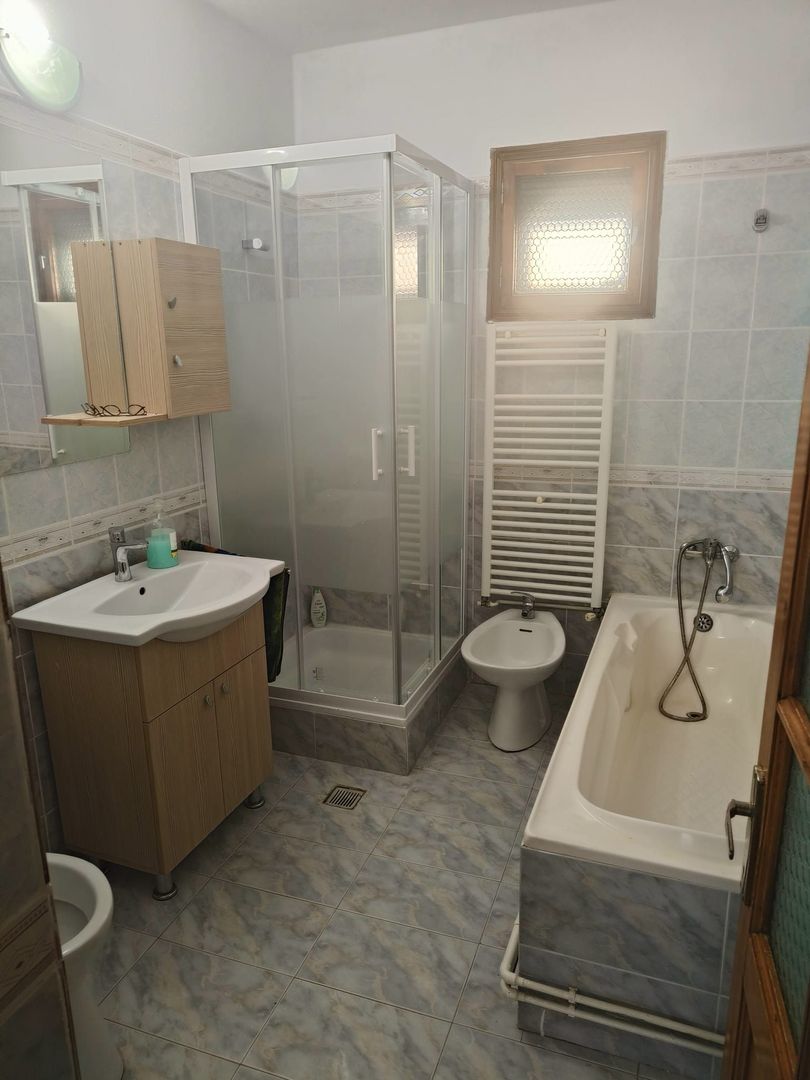 Casa singur in curte zona Astra - Poză 25