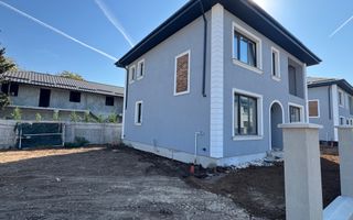 Vila Tunari CENTRAL, 140m2 si curte mare - Poză 3