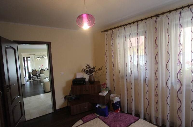 Casă / Vilă cu 6 camere de vânzare în zona Mehala - Poză 16