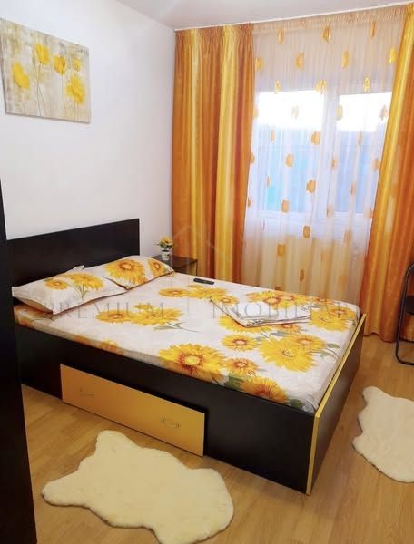 Apartament 3 Camere - Decomandat - Targu Ocna - Poză 1