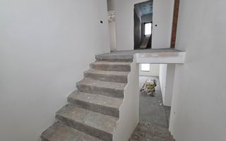 Casa individuala 5 camere ,cu carport si pivnita, Calea Cisnadiei - Poză 15