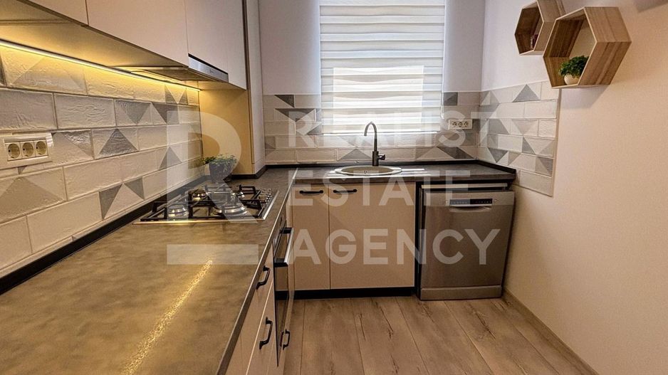 Casă modernă 4 Camere de Închiriat | P+1+M| 2 locuri de parcare - Poză 6