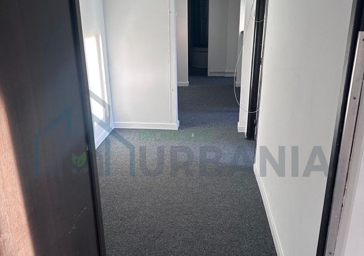 Apartament renovat, decomandat, 3 camere, de închiriat în Iași - Poză 1