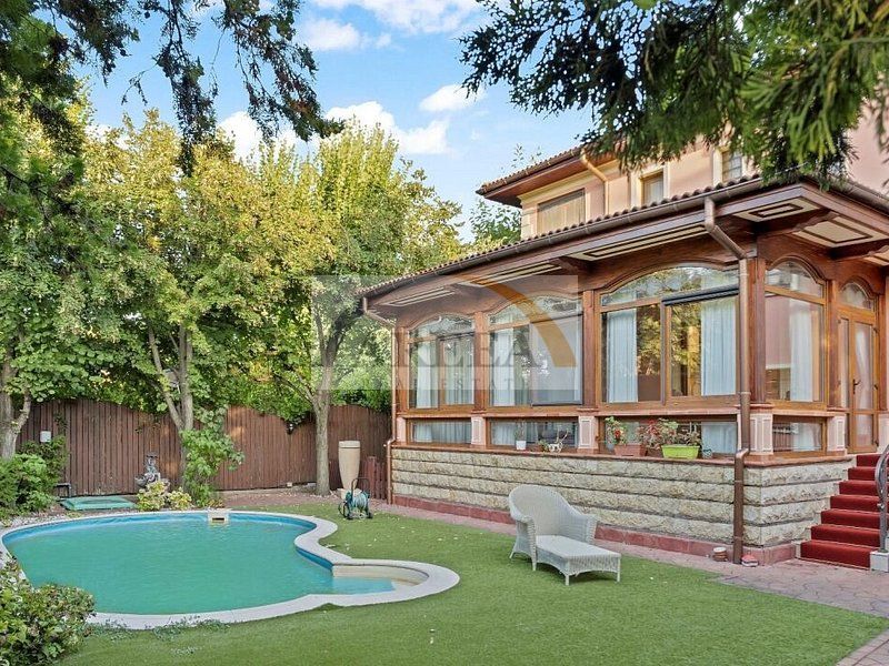 Vila spectaculoasa de vanzare - Poză 1