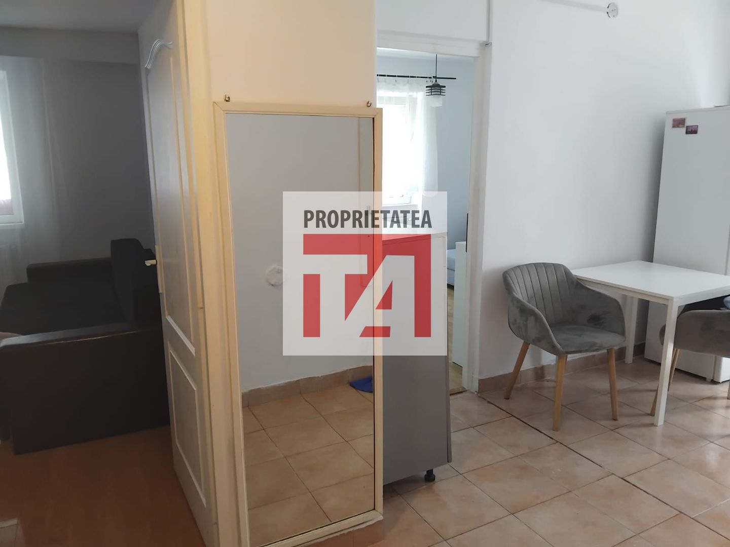 Apartament de închiriat cu 2 camere – Ultracentral, Baia Mare - Poză 4