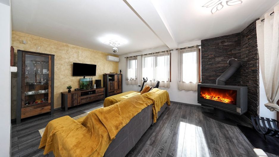 Casă Individuală Modernă de Vânzare | Sânpetru, Brașov - Poză 2