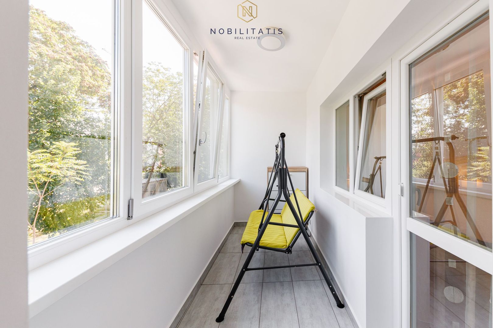 Un apartament cum rar găsești, în centrul orasului | 4 camere & 2 bai - Poză 2