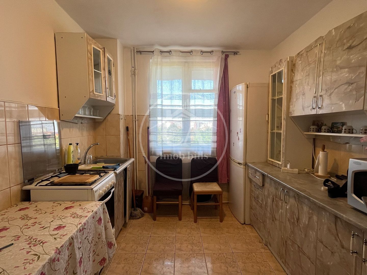 Apartament cu 3 camere de vânzare în zona Rogerius, Oradea - Poză 6