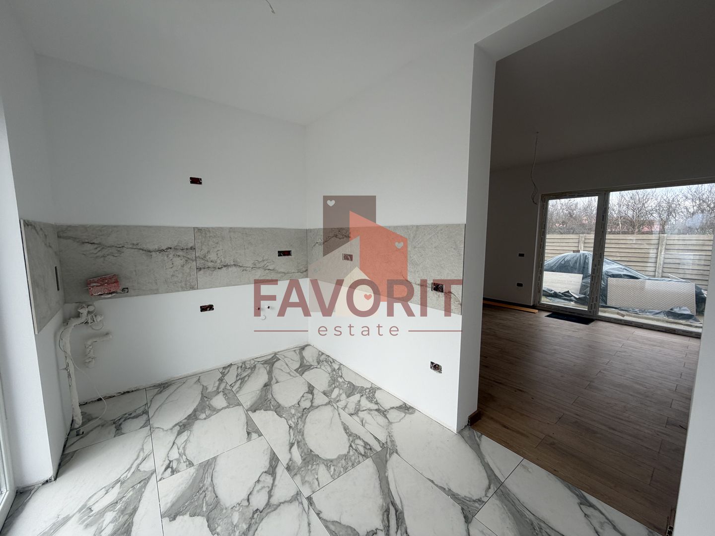 Finisat la cheie. Bucatarie inchisa. Acces asfaltat - Poză 12