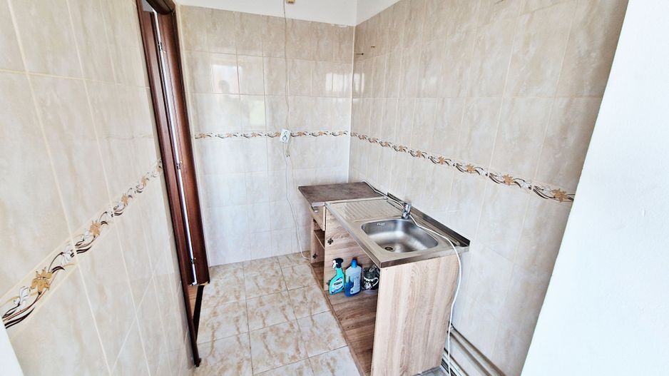 AZURA Imobiliare - Garsoniera Nemobilata Pitesti Craiovei Central - Poză 4