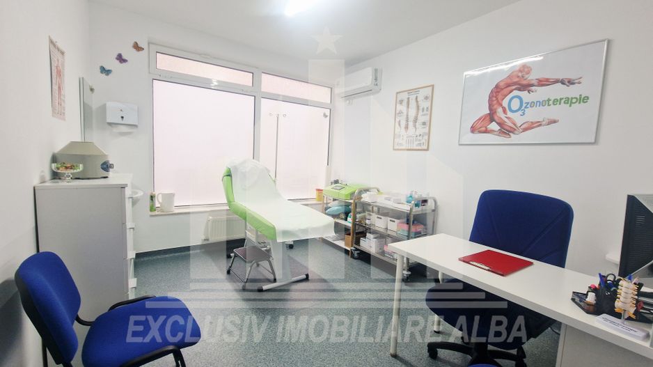 Spatiu Comercial | Laborator analize medicale | 400 mp | Cetate - Poză 2