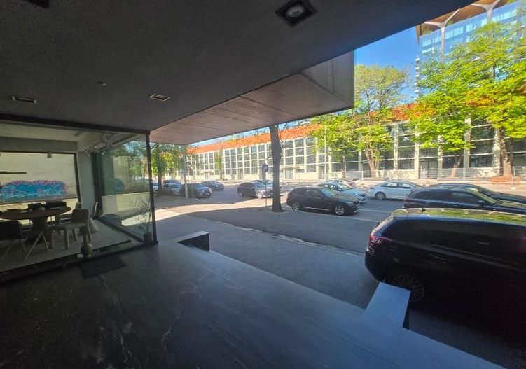 Showroom/Spatiu Comercial Spectaculos vis a vis One Eliade Floreasca - Poză 8