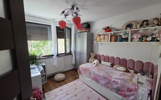 Vanzare Apartament 4 camere, 2 băi, balcon mare, centrala, boxa – Drumul Taberei - Poză 2