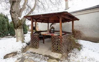Pensiune de vânzare în Râșnov | 14 camere | 427 mp - Poză 50