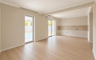 Duplex cu 5 camere - 3 bai. Finisaje Premium. Toate utilitatile. Asfalt. - Poză 4