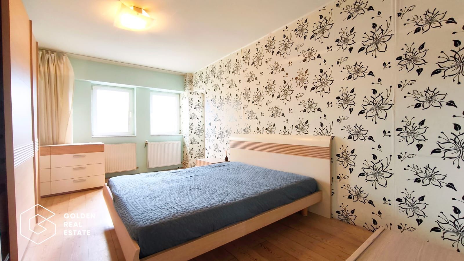 Apartament spatios cu 3 camere, 2 bai, zona Podgoria - Poză 1