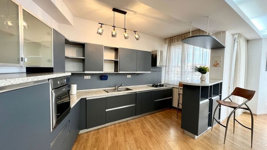 Apartament spațios 3 camere, Herăstrău  120 mp, balcon mare și parcare - Poză 1