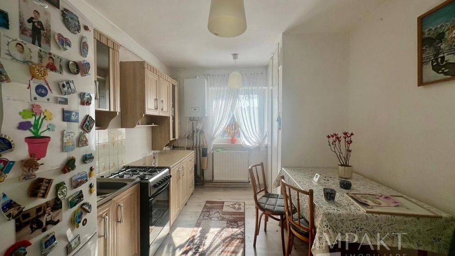 Apartament cu 3 camere decomandate - Poză 4