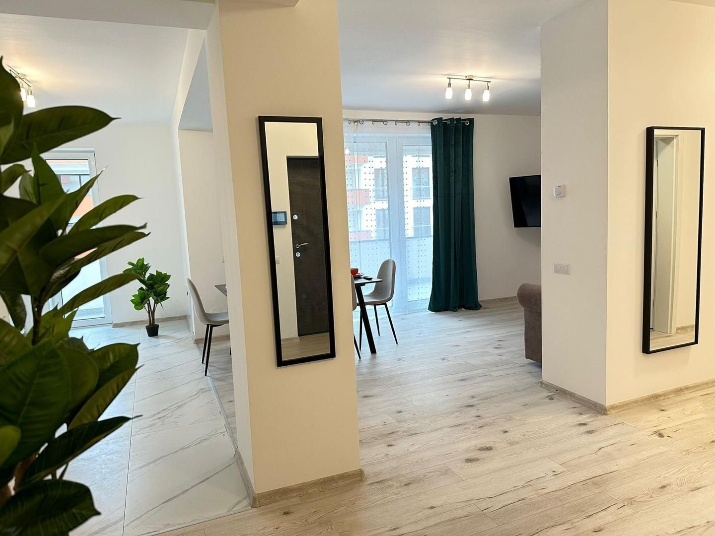 Apartament 3 camere de inchiriat in Balanta Residence-cu terasa - Poză 1