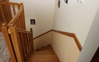 Casă / Vilă cu 3 camere de vânzare în zona Bartolomeu - Poză 38