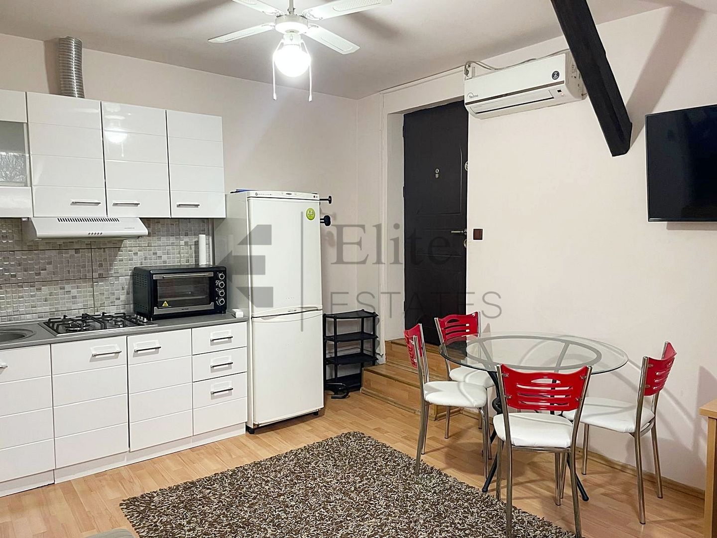 Apartament de inchiriat in centru - Poză 1