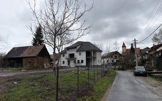 Vilă spațioasă în centrul Cisnădioarei, teren generos 1300 mp, finalizată 2025 - Poză 1