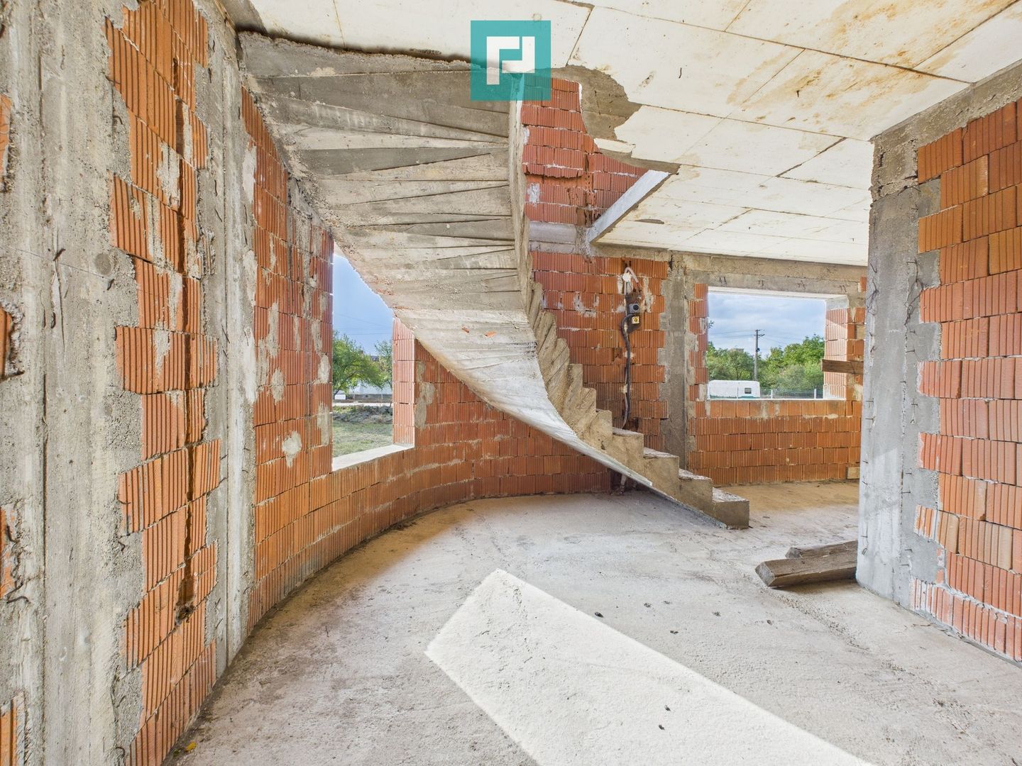 Casă la roşu S+P+1 în Bodrogu Nou - Poză 8