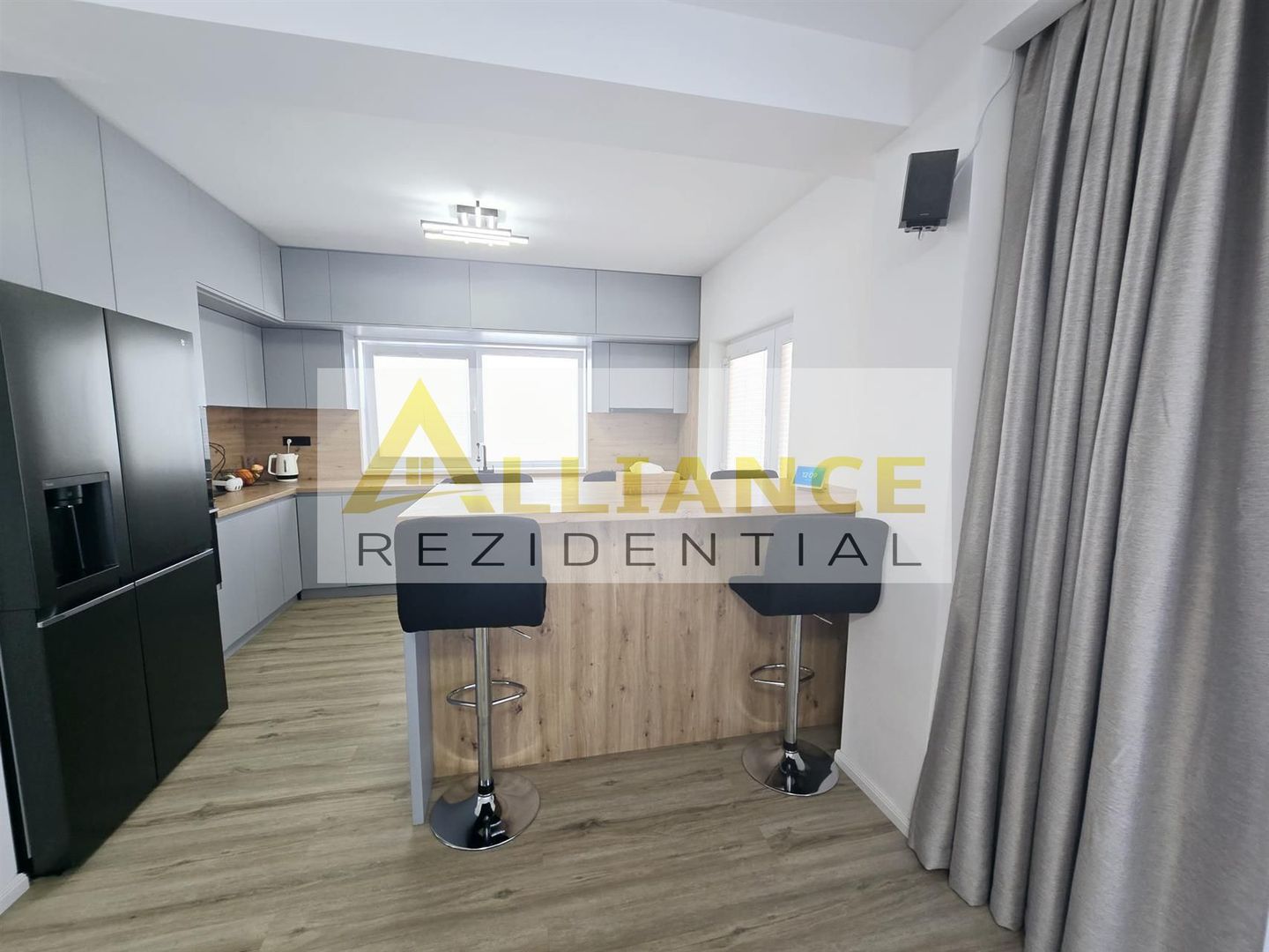 Vila individuala- 4 camere- beci- cartierul nou - Poză 3