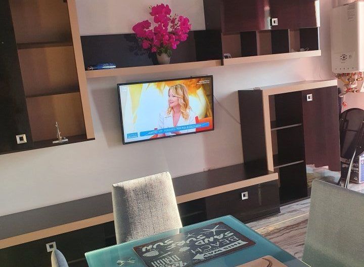 Studio in prima linie 32 mp  Et. 5/6  An 2000  Mamamia Zev Mediteraneo - Poză 2