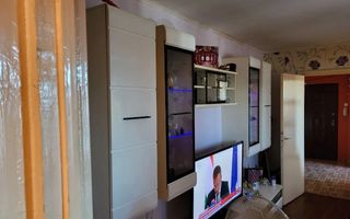 BRASADAS vinde ap 2 cam la etajul 4/4 în zona Micro 14. - Poză 1