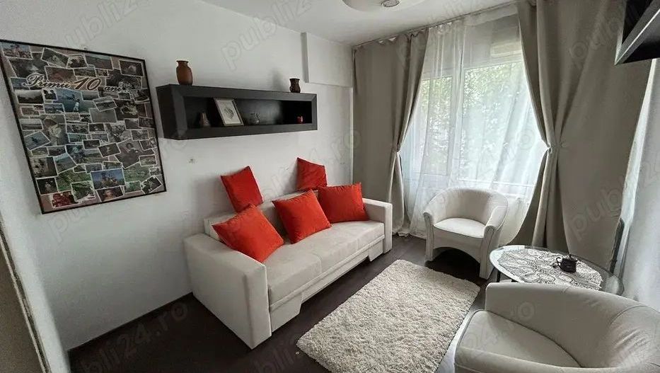 De vanzare Apartament 4 camere LUJERULUI - Poză 2