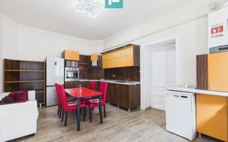 Apartament ultracentral, renovat, cu garaj - Poză 7