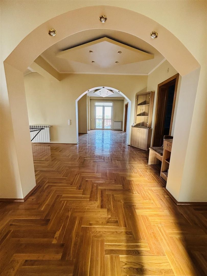 VILA CU 14 CAMERE SI 3405 MP TEREN IN SANMARTIN - Poză 22