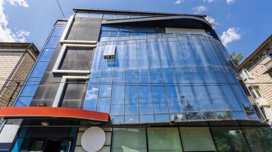 Vânzare, spațiu comercial, 1400 mp+9 ari, str. Ștefan cel Mare, Bălți - Poză 3